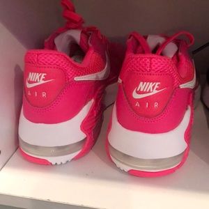 Nike air maxes size 6